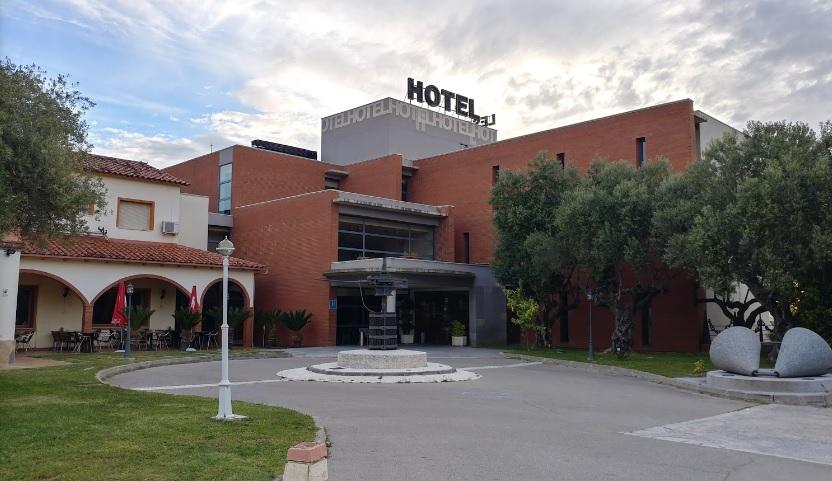 Hotel Les Torres Sant Esteve Sesrovires Bagian luar foto